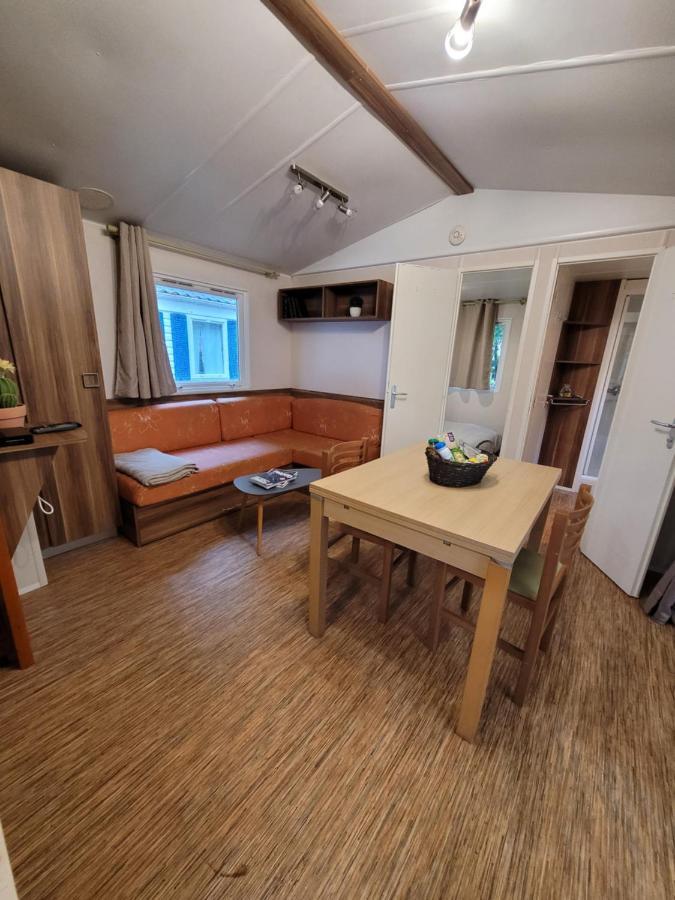 Camping Le Brochet เปโรนน์ ภายนอก รูปภาพ